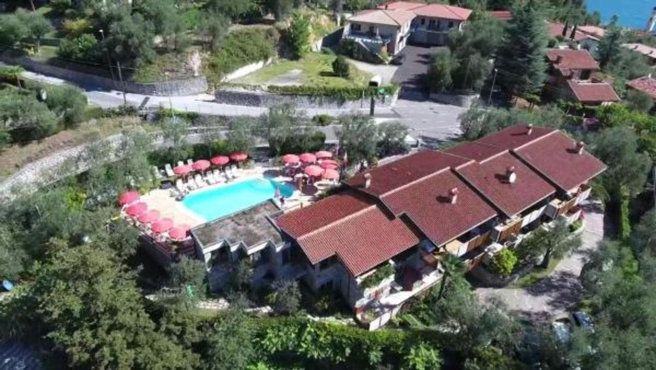 Residence Miravalle リモーネ・スル・ガルダ エクステリア 写真